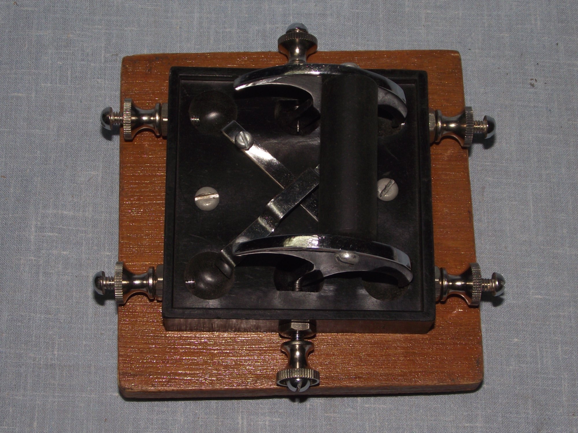 Pohl's commutator